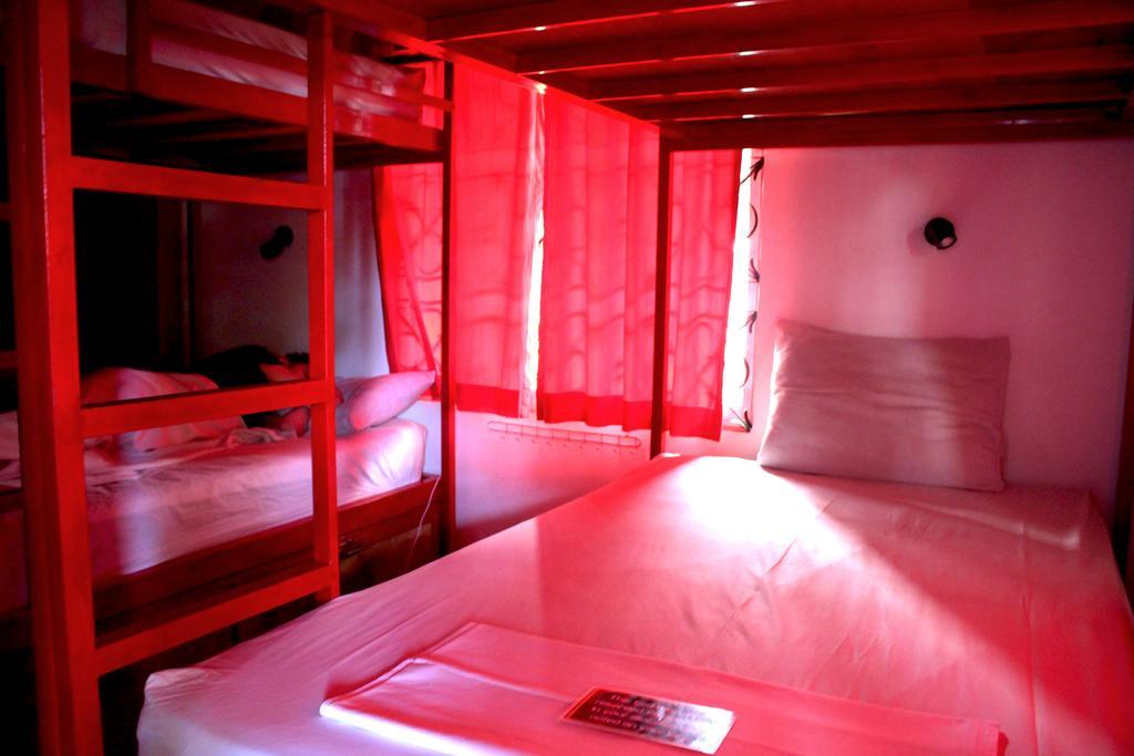 Top Banana Guesthouse & Rooftop Bar Phnom Penh Eksteriør billede