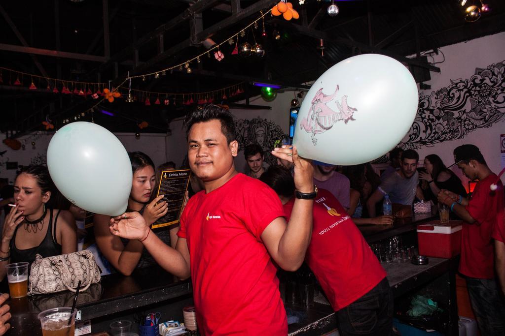 Top Banana Guesthouse & Rooftop Bar Phnom Penh Eksteriør billede